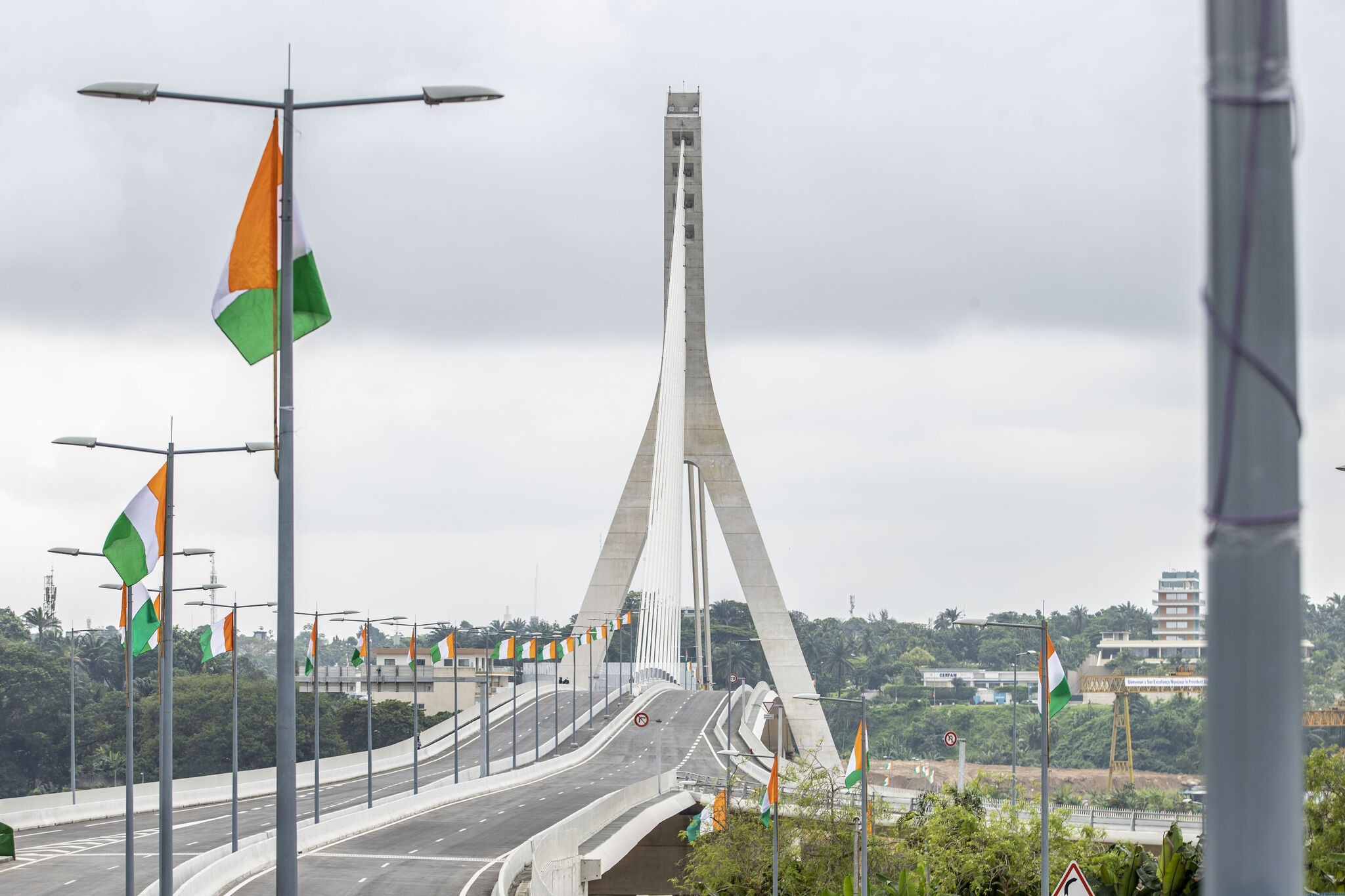 Côte dIvoire ouvert à la circulation le 5ème pont dAbidjan baptisé